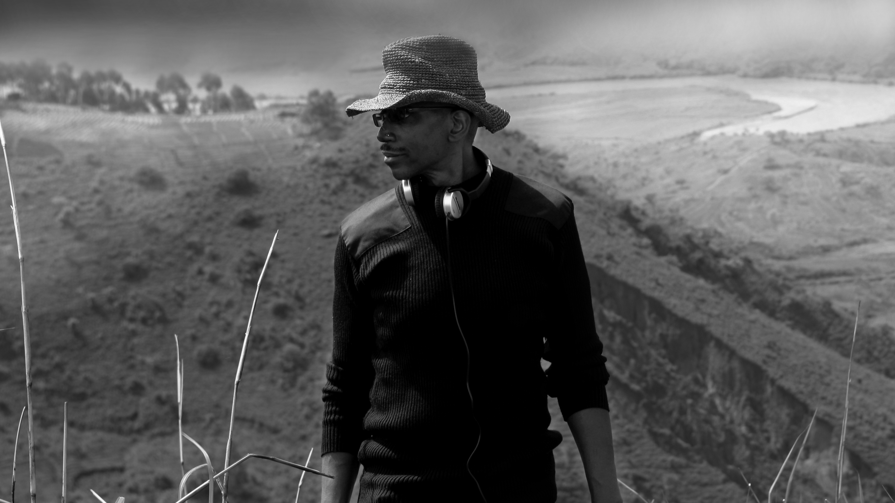 Desmond Ovbiagele filming ‘The Milkmaid’ on location in the Mambilla Plateau, Taraba State, Nigeria